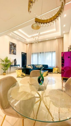 The Exclusive Flat, Doha